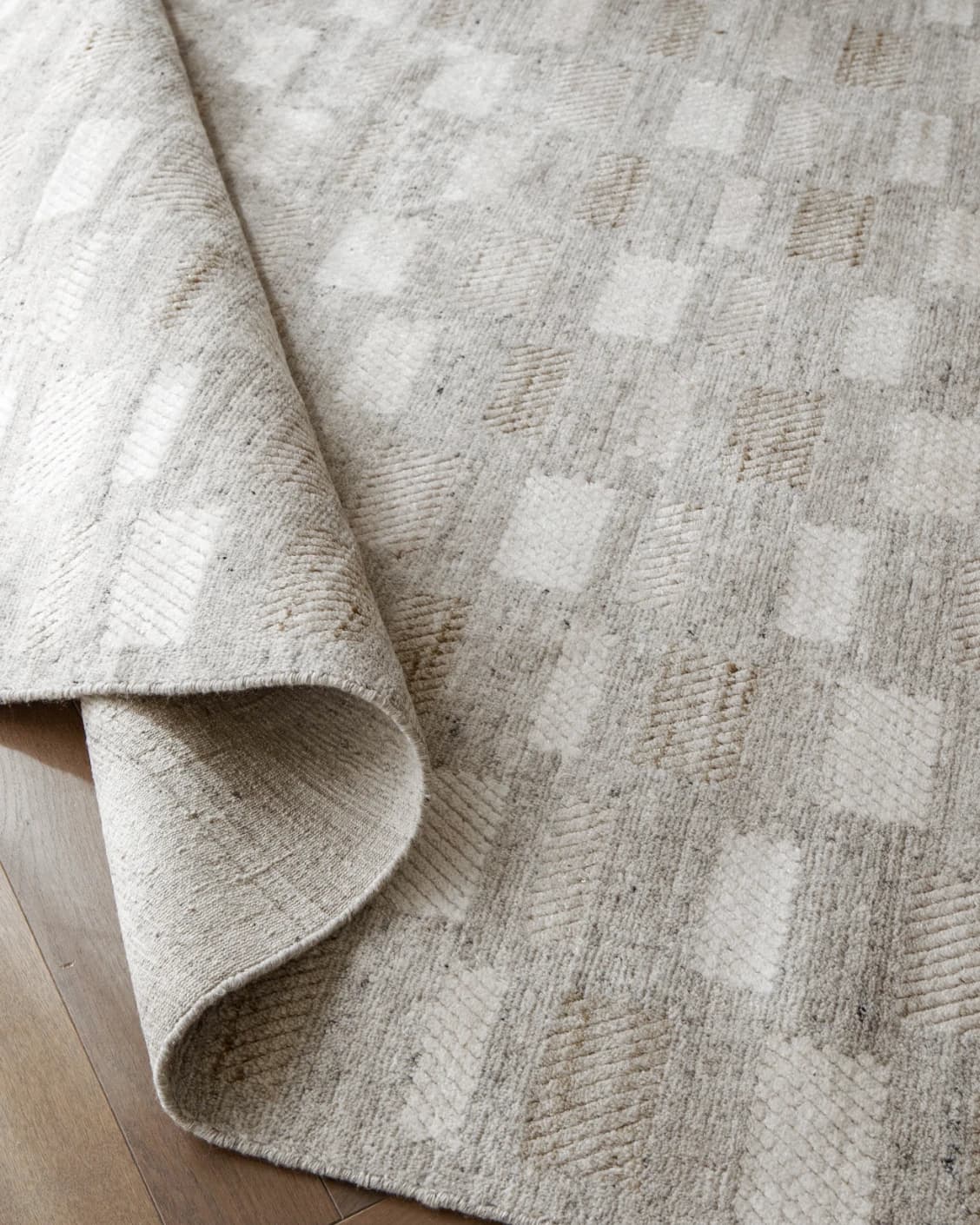 Dante Ashton carpet in grey and beige, shown in a product close-up top view as image 8
