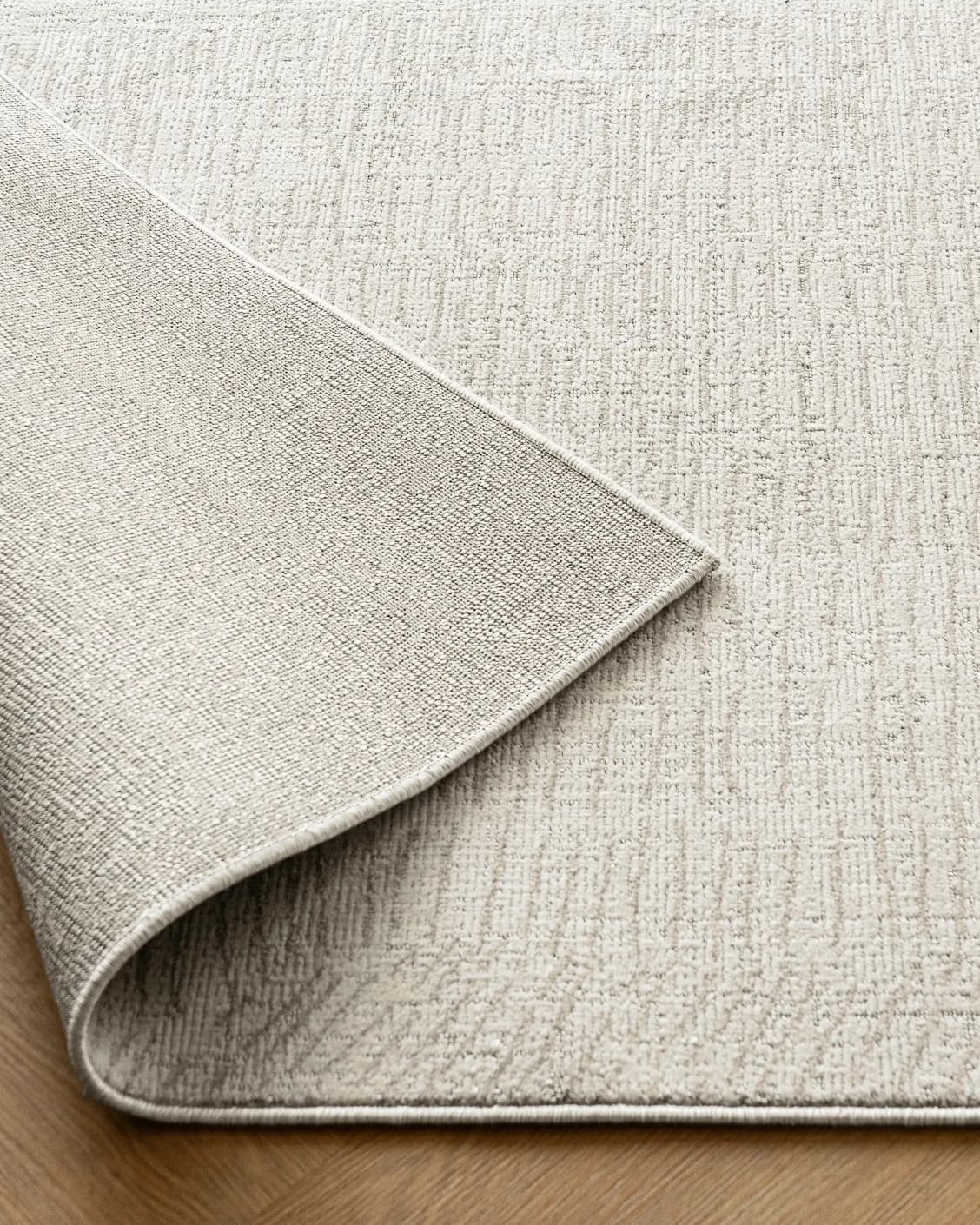 Link Sandy Round carpet in sandy and beige, shown in a product close-up as image 5