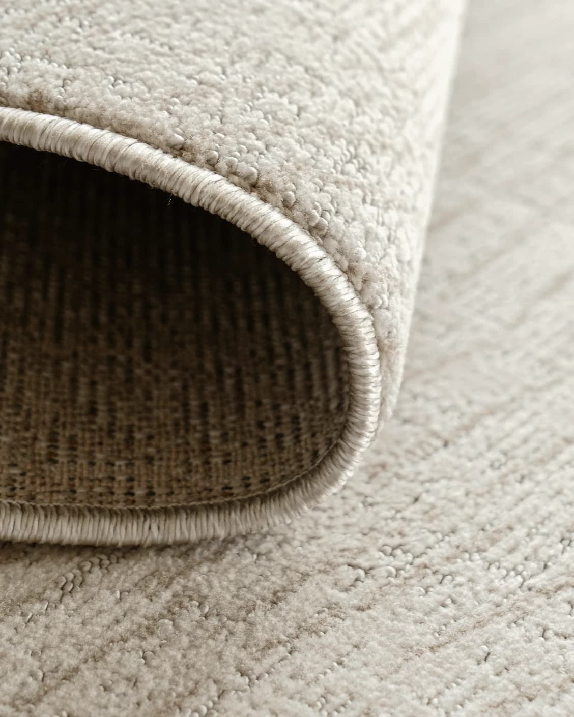 Link Sandy Round carpet in sandy and beige, shown in a product close-up as image 6