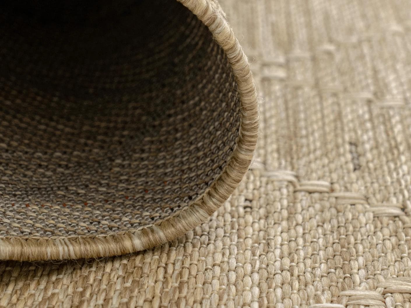 Solana Dune carpets in brown, shown in a product close-up as image 2